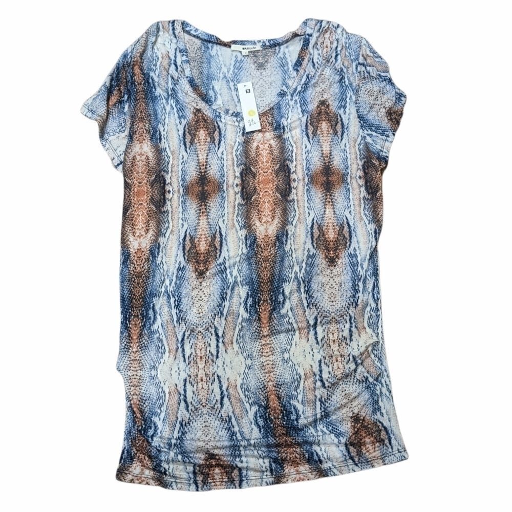 LA MADE NWT Women's Blue, Orange, White Multicolor Long Soft T-Shirt. Medium.